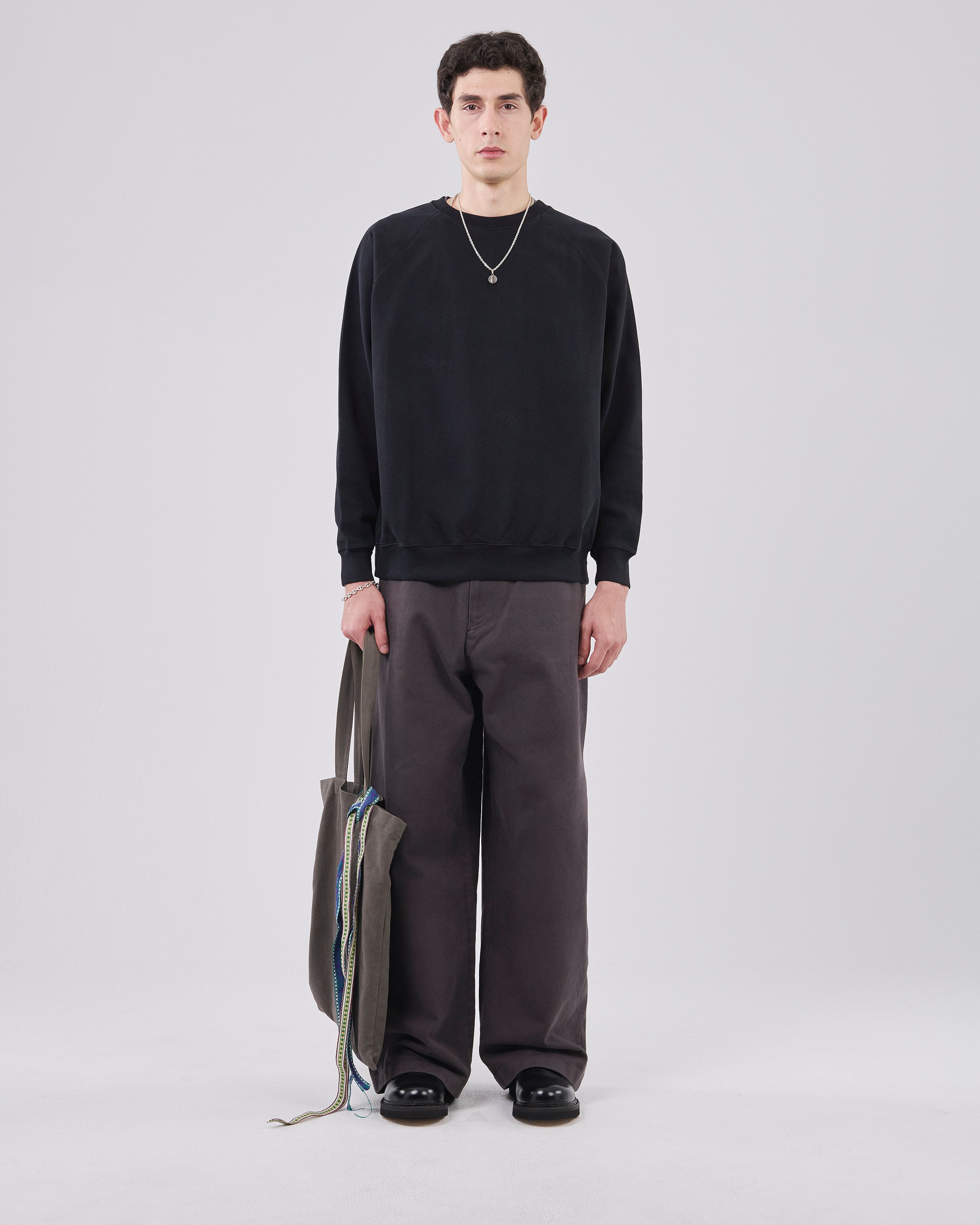 Raglan Sweatshirt, True Black